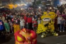 Sukses! Polisi Kawal Pertunjukan Barongsai di Bundaran Pinisi Bulukumba