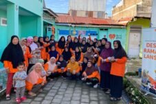 Jelang Ramadhan, Rumah Zakat Gelar Senam dan Berbagi Kurma untuk Lansia