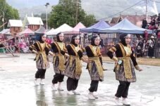 The Best! Unipol Lamappapolenro Soppeng Gelar Lomba Poco-Poco, Meriah dan Spektakuler