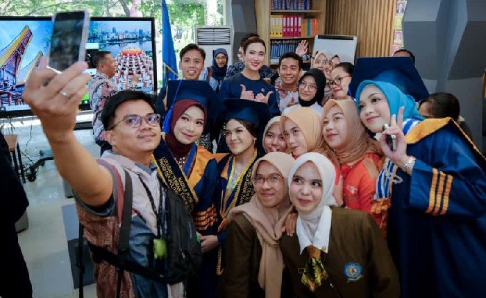 Menteri Pariwisata Serap Aspirasi Mahasiswa Poltekpar Makassar (Syamsul/Insertrakyat.com).