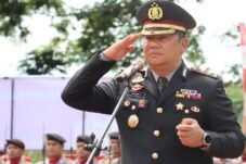 Upacara ziarah di Taman Makam Pahlawan (TMP) Manggottong, Desa Saukang, Kecamatan Sinjai Timur, dilaksanakan sebagai bentuk penghormatan terhadap jasa para pejuang kemerdekaan. Kegiatan tersebut berlangsung pada Senin, 10 November 2025, bertepatan dengan peringatan Hari Pahlawan Nasional.