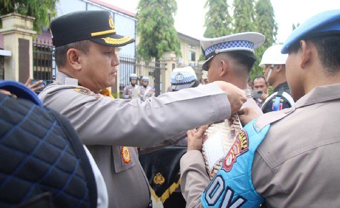 Di Kota Parepare, pelaksanaan operasi ditandai apel gelar pasukan yang dipimpin Kapolres Parepare AKBP Indra Waspada Yuda pada Senin pagi (17/11/2025) di Jalan Andi Mappatola, depan Mapolres Parepare. Wali Kota Parepare H. Tasming Hamid turut hadir mengikuti jalannya apel.