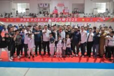 GELARAN Pra Pekan Olahraga Aceh (Pra PORA) Cabang Anggar 2025 resmi dibuka Sekretaris Daerah Aceh, M. Nasir, S.IP, MPA, di Gedung Anggar Stadion Harapan Bangsa, Selasa (18/11). Pembukaan itu menandai dimulainya rangkaian seleksi atlet yang akan menentukan kekuatan Aceh pada PORA Aceh Jaya tahun 2026.