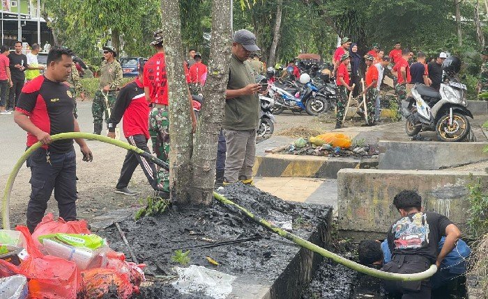 AKSI BERSIH DRAINASE, PEMKAB POLMAN TANGKAL BANJIR