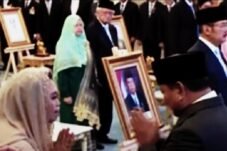 Dari 40 tokoh bangsa yang diusulkan, hanya 10 yang akhirnya ditetapkan Presiden Prabowo Subianto sebagai Pahlawan Nasional 2025. Dua di antaranya adalah mantan Presiden RI, Jenderal Besar Soeharto dan Abdurrahman Wahid (Gus Dur).