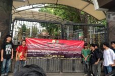 Aksi Demonstrasi di Kejaksaan Agung Terkait Indikasi Dokter Nikel Mandiodo