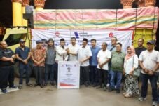 Gubernur Aceh, Muzakir Manaf menerima kunjungan & bantuan dari Perusahaan Multinasional Upland Resources yang beroperasi di United Kingdom, Malaysia & Indonesia DI Bandara SIM, Senin, 15 Desember 2025 malam