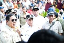 Mendagri Tito Dampingi Presiden Prabowo Tinjau Langsung Dampak Bencana di Sumbar