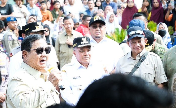 Mendagri Tito Dampingi Presiden Prabowo Tinjau Langsung Dampak Bencana di Sumbar