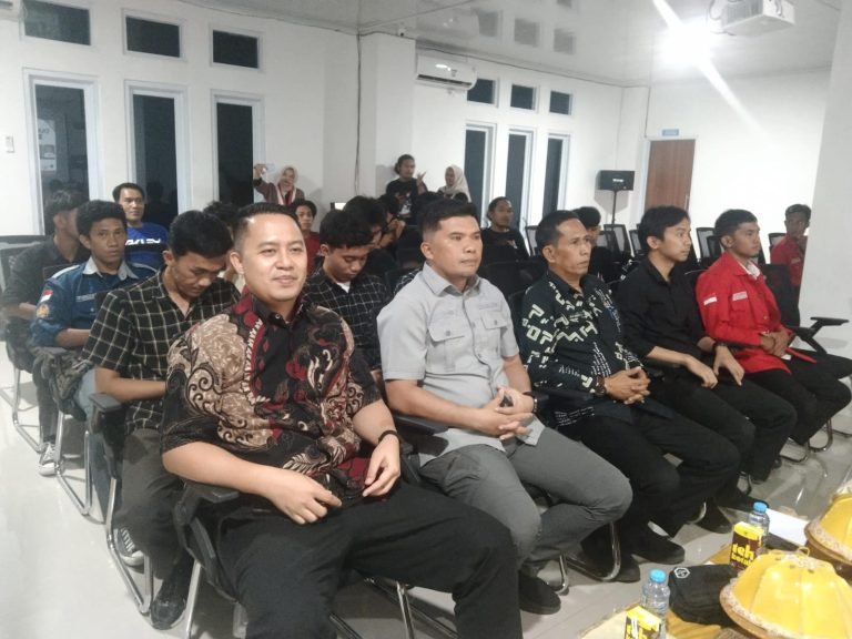 Benarkah Kasi Intel Kejari Sinjai Tertidur Saat Dialog GMNI soal KUHP & KUHAP? Berikut Fakta Yang Sebenarnya!