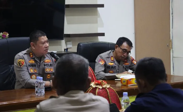 Kapolres Sinjai AKBP Harry Azhar, S.H., S.I.K., M.H. memimpin langsung rapat internal