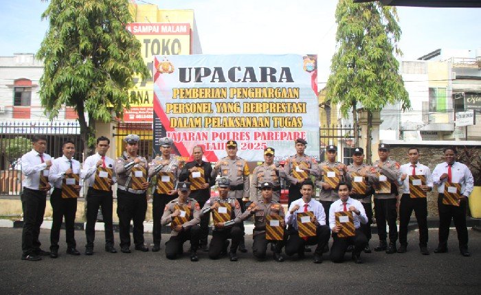 Personel Polres Parepare Terima Penghargaan Capaian Kinerja Tahun 2025