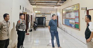 Manfaatkan Hari Libur, Kapolres Sinjai Kunjungi Polsek Sinjai Utara dan Sinjai Timur