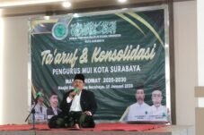 MUI Kota Surabaya Gelar Ta’aruf dan Konsolidasi Pengurus 2025–2030. (Foto: Ketua Umum MUI Kota Surabaya, Drs. KH. Muhaimin Ali/Redho/Insertrakyat.com)