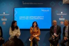 Menkomdigi Ingatkan Transformasi Digital Bisa Perlebar Ketimpangan Keterampilan