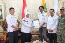 Kadis PMD Sinjai Bareng Ketua APDESI Merah Putih Audiensi dengan Bupati Ratnawati Arif di Rujab Bupati