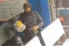CCTV Rekam Dugaan Pencurian Helm di Rappocini Makassar