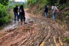 Pemuda Desak Perbaikan Jalan Rusak di Desa Terasa Sinjai Barat, Ini Tanggapan Dinas PU Sinjai