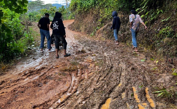 Pemuda Desak Perbaikan Jalan Rusak di Desa Terasa Sinjai Barat, Ini Tanggapan Dinas PU Sinjai