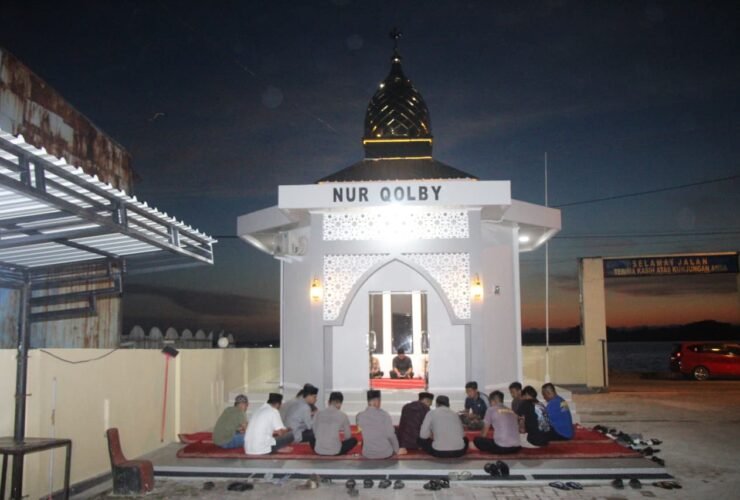 Polsek KPN Yasinan Bersama Santri Hilyatul Irsyad Parepare