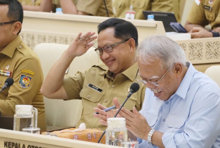 Mendagri Jelaskan Edaran Larangan ke Luar Negeri dan Capaian Program Kemendagri di RDP Komisi II DPR - RI