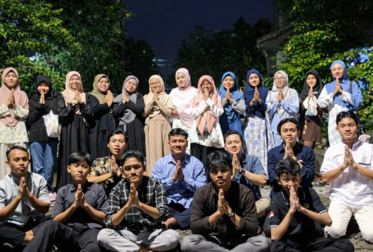 Remaja LDII Rungkut Kidul Sambangi Sesepuh dan Ulama, Eratkan Tali Silaturahim di Bulan Sufi