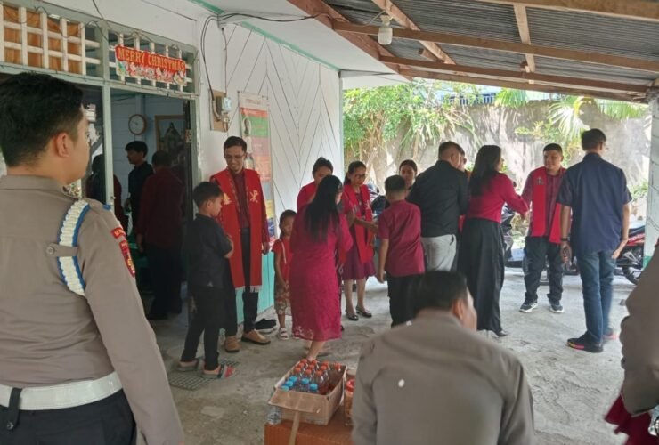 Polres Sinjai Amankan Ibadah Jumat Agung, Pastikan Jemaat Beribadah Khusyuk dan Damai