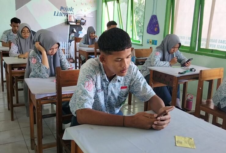 Ratusan Siswa MAN 1 Sinjai Ikuti Ujian Madrasah Pakai Handphone