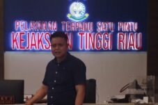 Skandal Dana Participating Interest Rp488 Miliar: INPEST Serahkan Dokumen Tambahan ke Kejati Riau