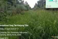 Warga Desa Lumahan Desak Normalisasi Parit Tanjab Barat
