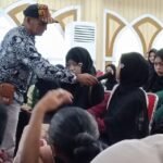 Doktor di Ruang Kelas, “Adun” di Luar Kelas