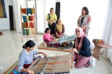 Ketua Harian Dekranas Dorong Pemasaran Tenun di Belu NTT