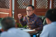 Elektrifikasi jalur KAI menjadi fokus dalam kunjungan kerja Kepala BP BUMN sekaligus COO Danantara Dony Oskaria ke Bandung, Senin (20/04/2026), guna mendorong transportasi nasional yang lebih efisien dan ramah lingkungan.