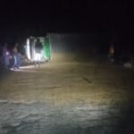 Mobil Truk Pengangkut Jagung Terbalik di Jembatan Bulupoddo