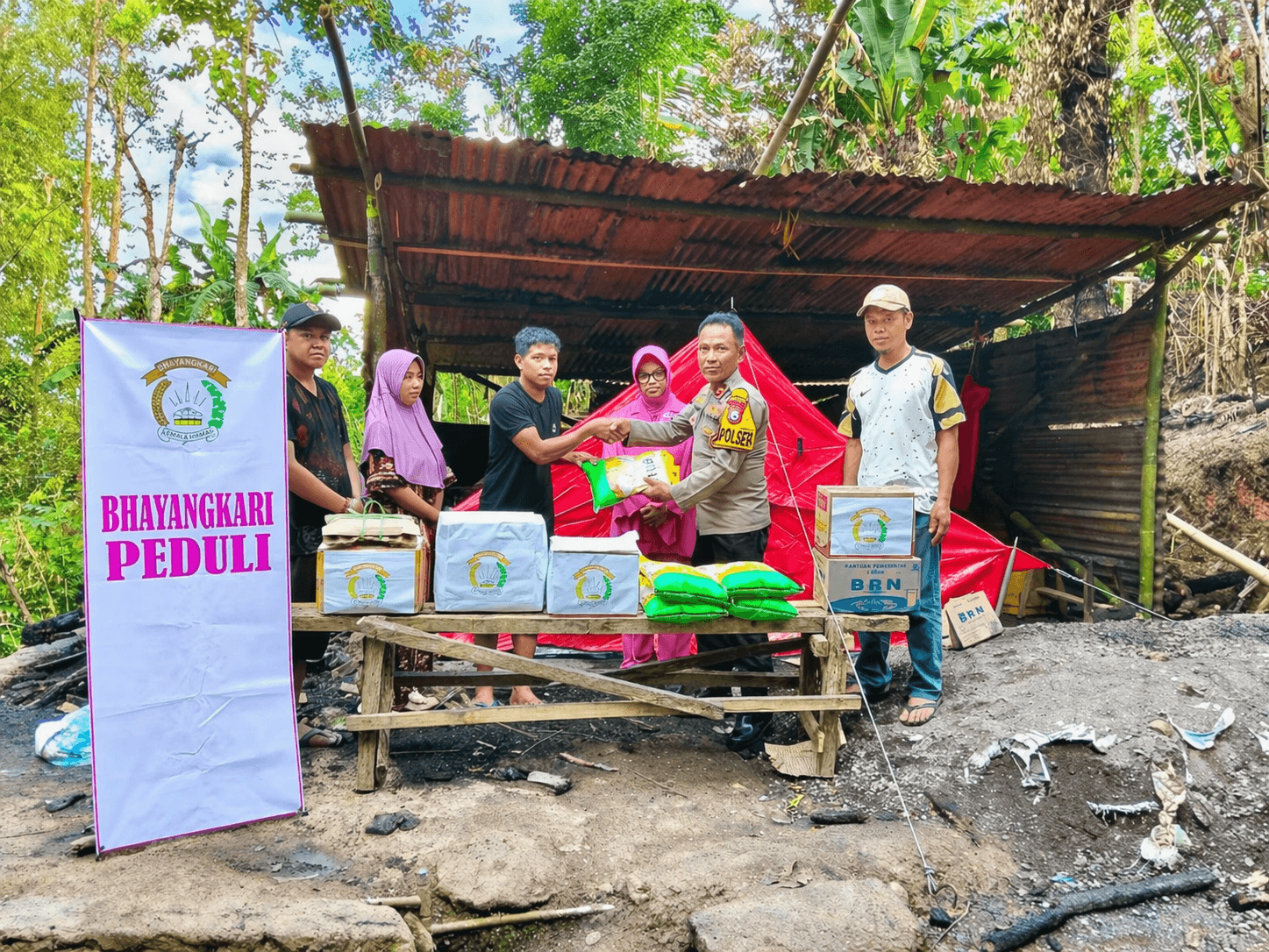 1 Korban Kebakaran Terima Bantuan di Sinjai Barat