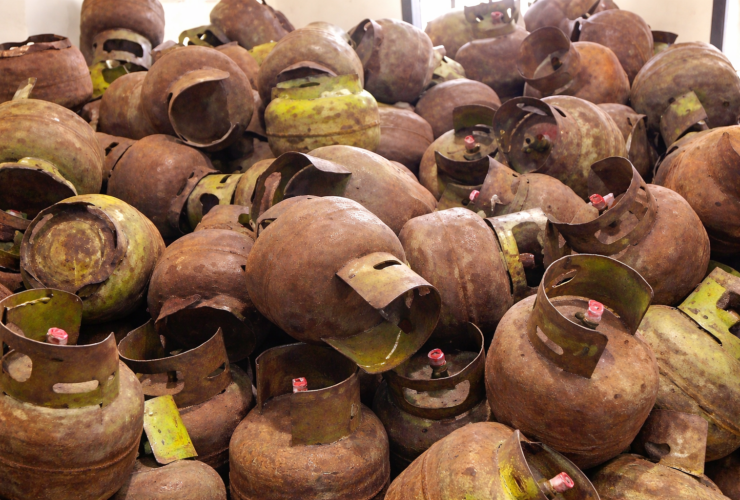 Kasus Penyalahgunaan Distribusi Tabung Gas LPG Subsidi. Ratusan tabung gas diamankan polisi