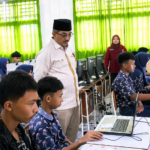 Bupati Tanjab Barat Pantau TKA 2026 Ujian Berbasis Komputer