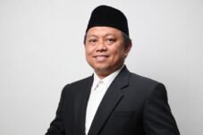 Ketua YLBH Hidayatullah, Syaefullah Hamid, bersama Direktur Eksekutif Hidayatullah,
