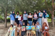 Bawa Buku Bacaan Anak, TBM Olalaa Ujung Gading Jelajahi Jorong Sikabau