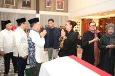 Mendagri Tito Sampaikan Duka Mendalam atas Wafatnya Eks Menhan Ryamizard Ryacudu