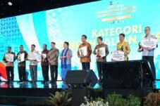 Kemendagri Beri Penghargaan Pemda Berprestasi Regional Jawa-Bali