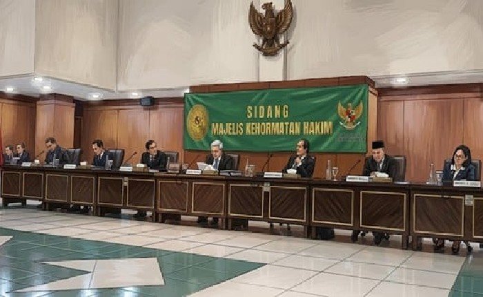 Sidang Majelis Kehormatan Hakim (MKH) yang digelar di Ruang Prof. Dr. Mr. Wiryono Prodjodikoro, Gedung Mahkamah Agung Republik Indonesia, Jakarta Pusat, Selasa (9/6/2026).