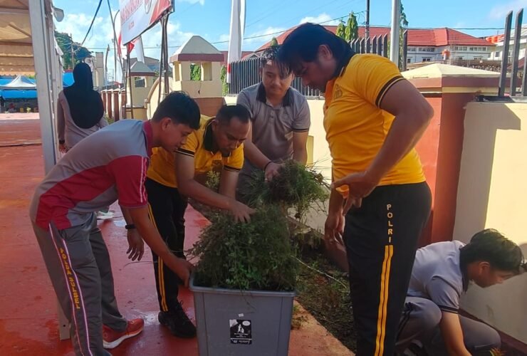 Sambut Hari Bhayangkara ke-80, Polres Sinjai Gelar Kerja Bakti Wujudkan Lingkungan Kerja Nyaman dan Asri