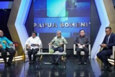 Ketua KPK Setyo Budiyanto berbicara dalam dialog mengenai evaluasi tata kelola dan pencegahan korupsi Dana Otonomi Khusus Papua yang disiarkan TVRI Papua.