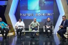 Ketua KPK Setyo Budiyanto berbicara dalam dialog mengenai evaluasi tata kelola dan pencegahan korupsi Dana Otonomi Khusus Papua yang disiarkan TVRI Papua.