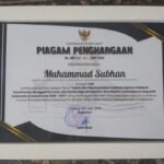 Keterangan foto: Piagam Penghargaan Gubernur Sumatera Barat kepada Muhammad Subhan sebagai juri Lomba Menulis Esai bertema sejarah tokoh dan pejuang di Sawahlunto.