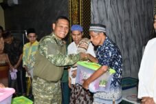 Menbanpur 2 Marinir Akhiri Latihan Tempur dengan Aksi Kemanusiaan