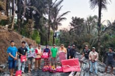 Pemdes Terasa Salurkan Bantuan Material Bangunan dan Logistik kepada Korban Kebakaran