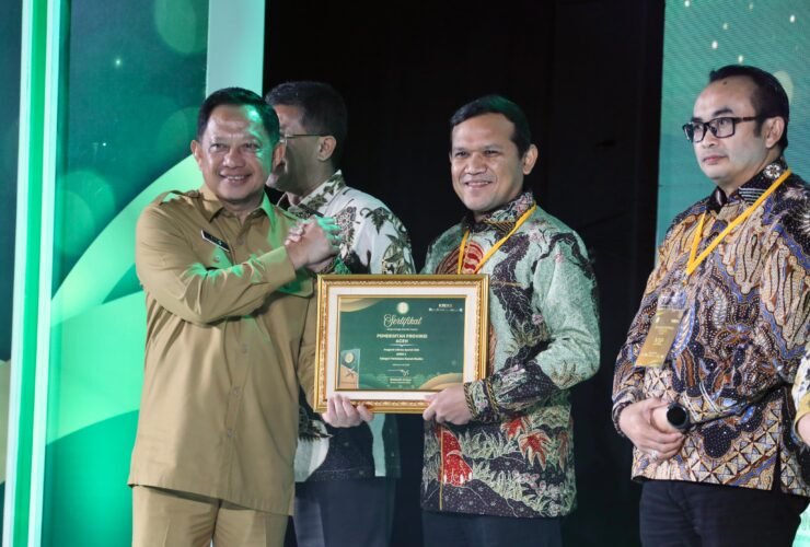 Mendagri Serahkan Anugerah Adinata Syariah 2026 ke Pemda Berprestasi