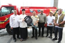Tito Serahkan Tangki Air untuk Aceh Tengah dan Bener Meriah